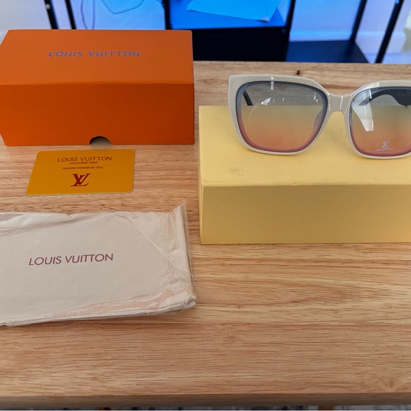 Louis Vuitton Sunglasses - Picture 1 of 3